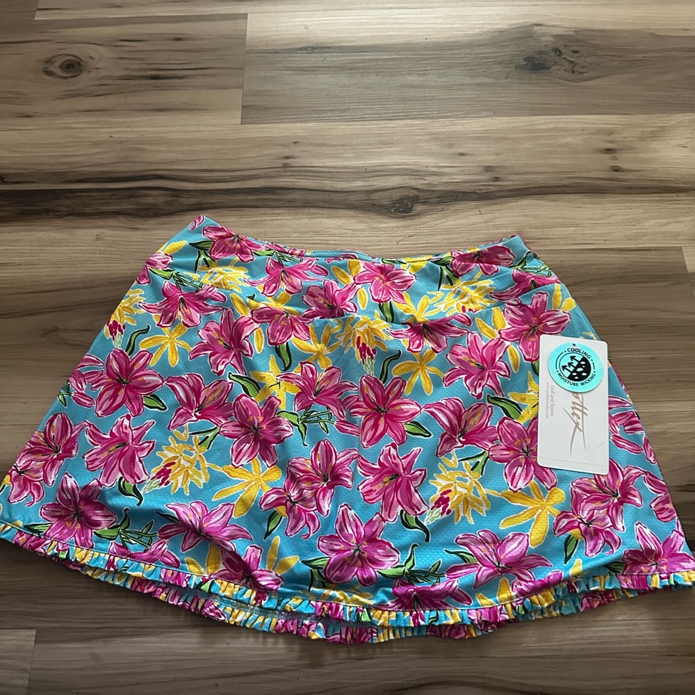 Beautiful skirt with built in shorts. Size large.